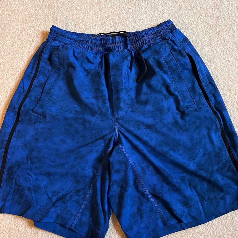 Mens small lululemon pacebreaker short - blue 7”